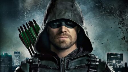 Fãs discutem possibilidade de Oliver Queen de reaparecer no Arrowverse Arrow