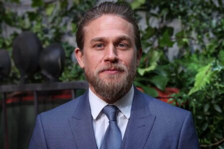 Charlie Hunnam diz se voltaria para algo relacionado a Sons of Anarchy Charlie Hunnam (Divulgação)