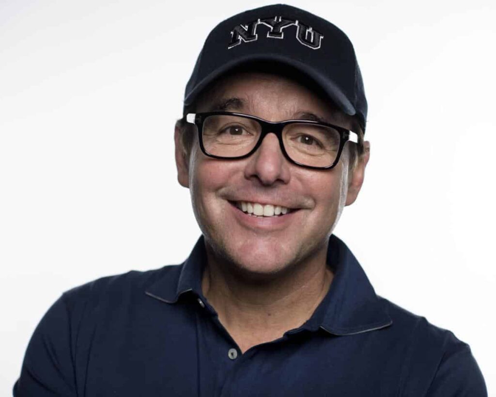 Diretor de Crônicas de Natal explica seu ranço por remakes Chris Columbus