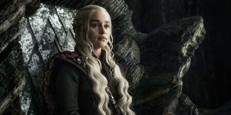 Emilia Clarke como Daenerys em Game of Thrones