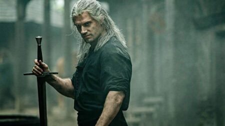 Fã faz apelo e pede que autora de The Witcher não ignore deficiência de Geralt Geralt (Henry Cavill) em The Witcher