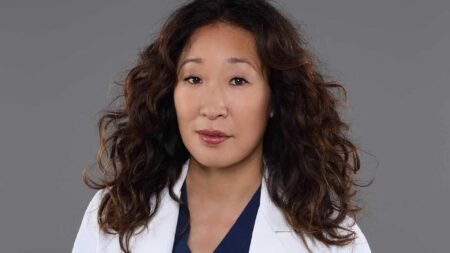 Sandra Oh admite brigas em Grey’s Anatomy e conta o que produção fez para contê-la Cristina Yang (Sandra Oh) em Grey's Anatomy (Divulgação)