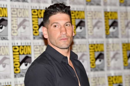 Jon Bernthal relembra conselho de Vicent D’Onofrio no início da carreira Jon Bernthal (Divulgação)