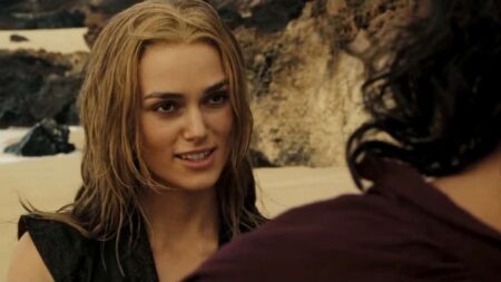 Keira Knightley fala de sua indignação com diferença salarial entre homens e mulheres Elizabeth Swann (Keira Knighteley) em Piratas do Caribe (Reprodução)