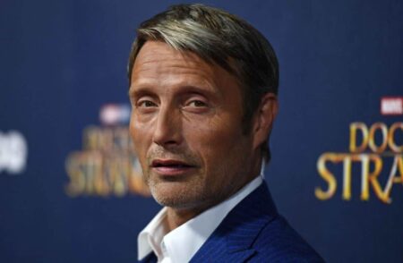 Mads Mikkelsen comenta rumor que substituirá Johnny Depp em Animais Fantásticos Mads Mikkelsen (Divulgação)