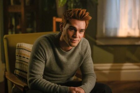 Quantos anos tem Archie depois do salto no tempo em Riverdale? River