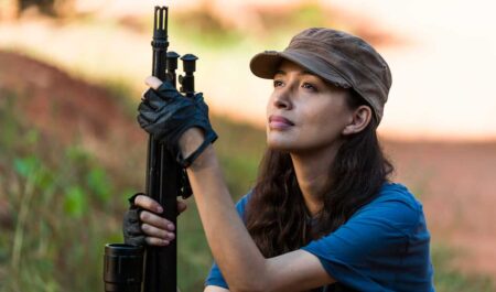 Estrela de The Walking Dead protagonizará série sobre vida de Selena Quintanilla na Netflix Serratos TWD