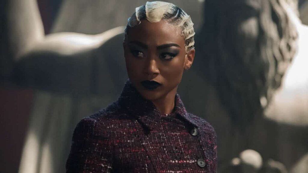 Atriz de O Mundo Sombrio de Sabrina entra em nova temporada de You Tati Gabrielle em O Mundo Sombrio de Sabrina