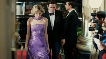 The Crown: Atores comentam ausência da cena de casamento de Lady Di e príncipe Charles Lady Di (Emma Corrin) em The Crown (Reprodução / Netflix)