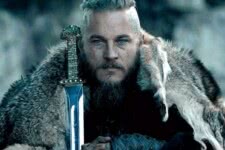 Ragnar (Travis Fimmel) em Vikings (Divulgação / History Channel)