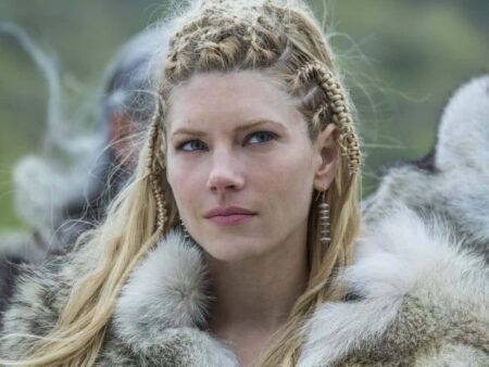 Por que o cabelo de Lagertha ficou completamente branco em Vikings? Vikings 5