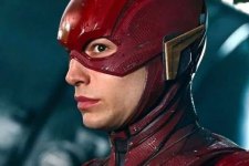 Ezra Miller como Flash em Liga da Justiça (Reprodução / DC)