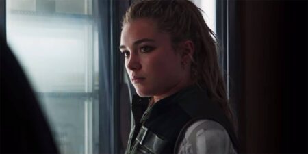 Florence Pugh conta por que não parou de falar ao ver Viúva Negra com a família Florence Pugh em Viúva Negra (Reprodução / Marvel)