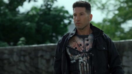 Jon Bernthal explica por que lutou tanto para viver o Justiceiro Jon Bernthal em O Justiceiro (Reprodução / Netflix)