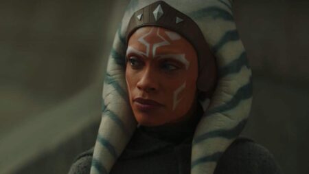 Rosario Dawson como Ahsoka Tano em The Mandalorian (Reprodução / LucasFilm)