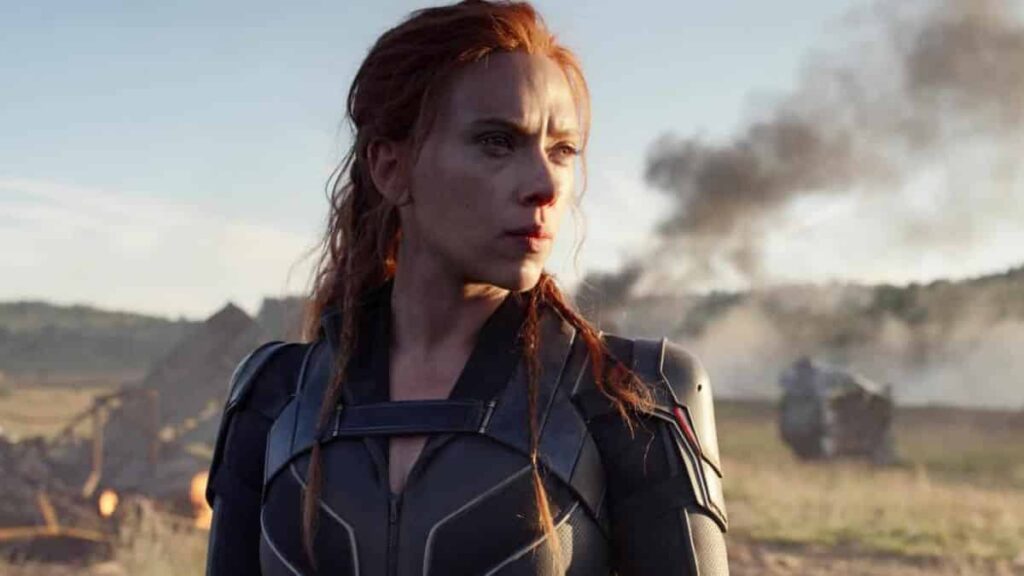 Viúva Negra | Escritor comenta cena violenta inspirada nos quadrinhos Natasha Romanoff (Scarlett Johansson) em Viúva Negra (Reprodução / Marvel)