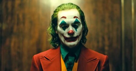Coringa (Joaquin Phoenix) em Coringa (Reprodução / Warner Bros.)