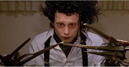 Johnny Depp em Edward Mãos de Tesoura (Reprodução)