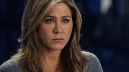 Jennifer Aniston como Alex Levy em The Morning Show