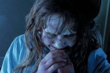 Linda Blair em cena de O Exorcista (Reprodução)