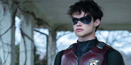 Curran Walters como Jason Todd (Divulgação / DC)