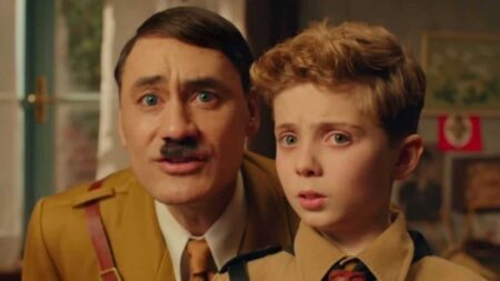 Atriz que teve cena cortada no filme Jojo Rabbit agradece e dispara: “cena desnecessária” Cena de Jojo Rabbit (Reprodução)