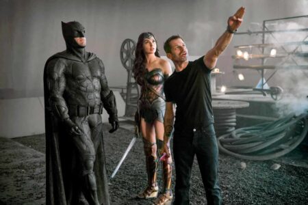 Liga da Justiça de Zack Snyder | Blu-ray chega ao Brasil com erro grotesco Zack Snyder dirigindo Ben Affleck e Gal Gadot em Liga da Justiça (Foto: Divulgação)