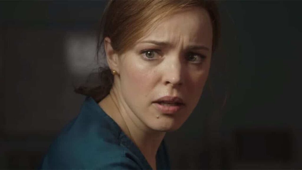 Estrela de Doutor Estranho 2 apagada de teaser do filme comenta mistério Rachel McAdams em Doutor Estranho (Reprodução / Marvel)
