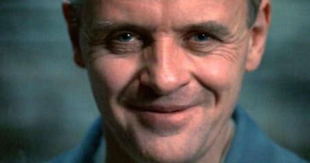 Anthony Hopkins foi chutado por ex-namorada famosa por motivo bizarro Anthony Hopkins em O Silêncio dos Inocentes (Divulgação)