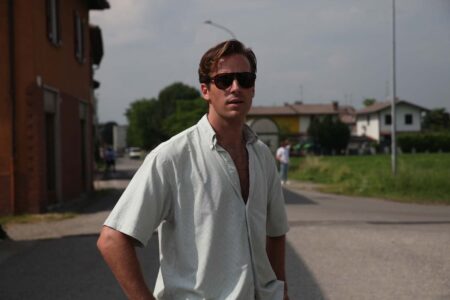 Oliver (Armie Hammer) em Me Chame Pelo Seu Nome (Reprodução)