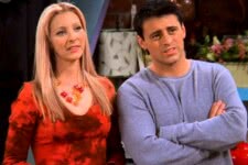 Phoebe (Lisa Kudrow) e Joey (Matt LeBlanc) em Friends (Reprodução)