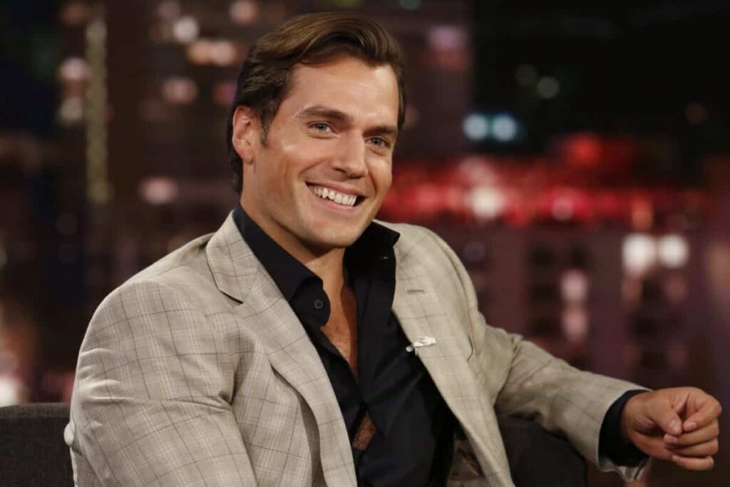 The Witcher: Henry Cavill conta como está se recuperando da lesão que sofreu durante gravações Henry Cavill
