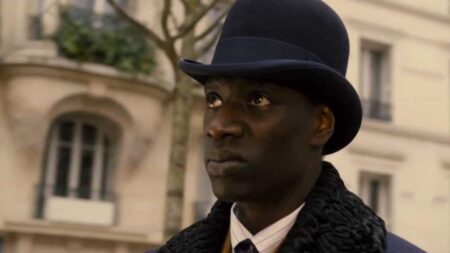 Veja essas 3 indicações de séries francesas para quem gostou de Lupin Assane (Omar Sy) em Lupin: (Reprodução)