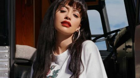 Selena: 3 razões para acreditar que a série da Netflix é mais profunda que o filme Selena