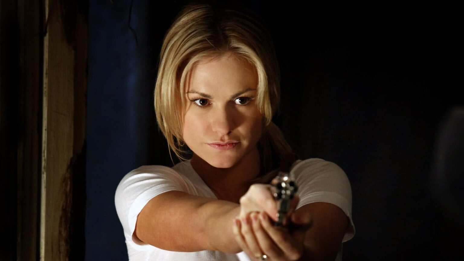 Descubra quem são as 4 fadas mais poderosas da TV e do Cinema Sookie (Anna Paquin) em True Blood (Reprodução)
