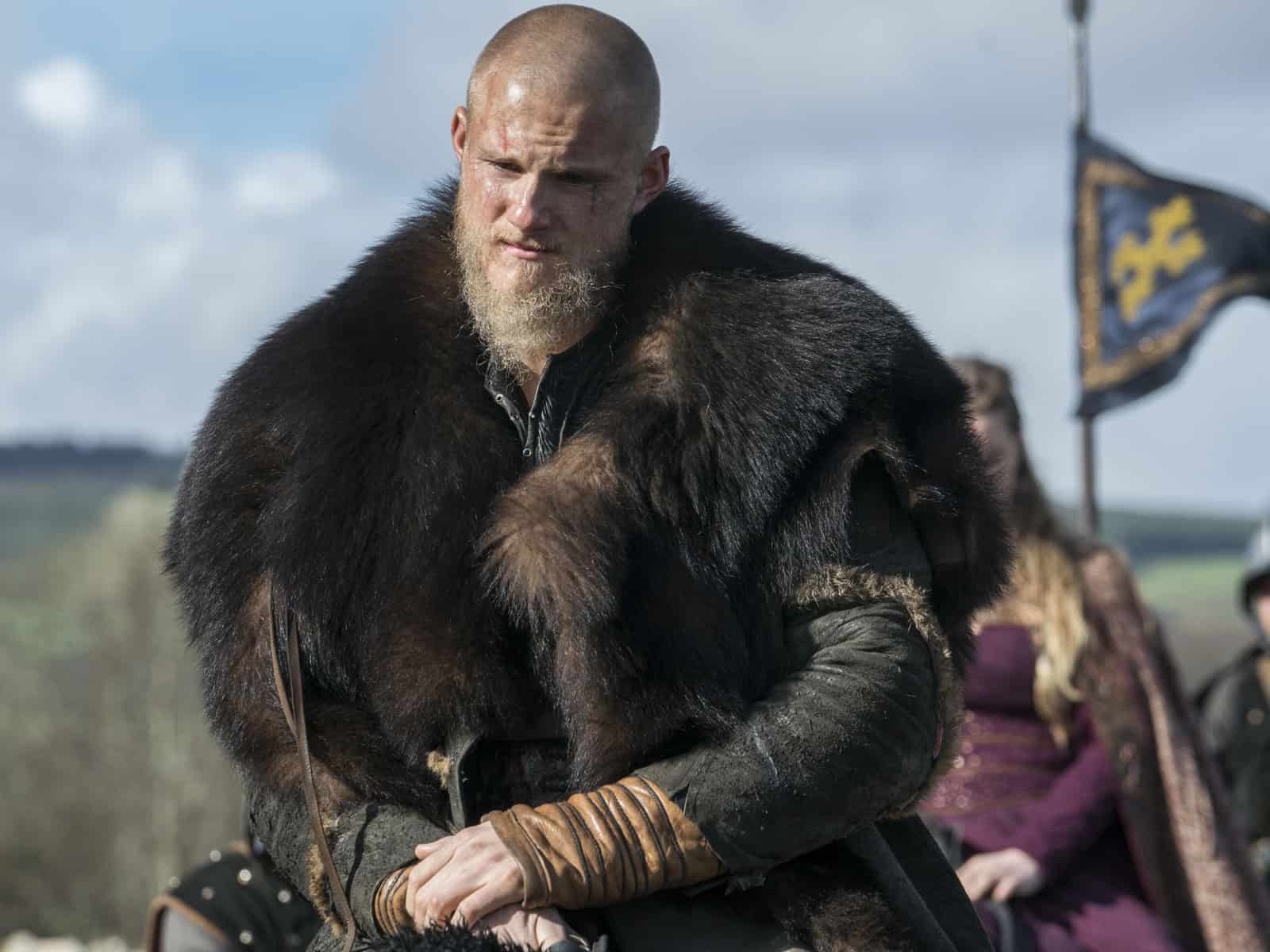 Vikings da Depressão - ⚔️Bjorn ao lado de sua verdadeira mãe nas Sagas  Nórdicas⚔️ Isso mesmo, de acordo com as sagas, Björn Ironside era filho do  semi-lendário rei Ragnar Lodbrok (Lothbrok) com