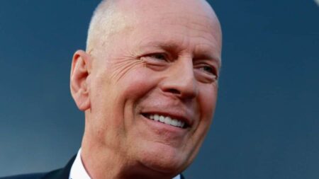 Kevin Smith revela que ligações de Bruce Willis foram um erro Bruce Willis (Divulgação)