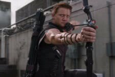 Gavião Arqueiro (Jeremy Renner) em Vingadores (Reprodução / Marvel)