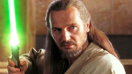 Liam Neeson será assassino em filme do mesmo diretor de 007 Liam Neeson como Qui-Gon Jinn em Star Wars (Reprodução / LucasFilm)