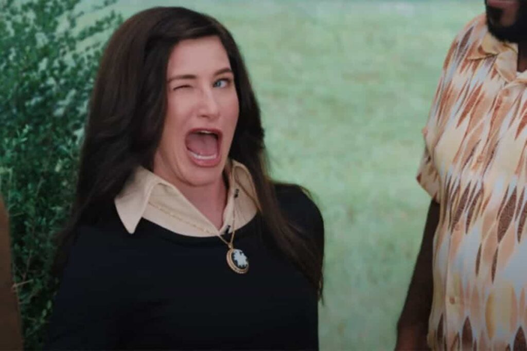 Kathryn Hahn como Agnes em WandaVision (Reprodução / Marvel)