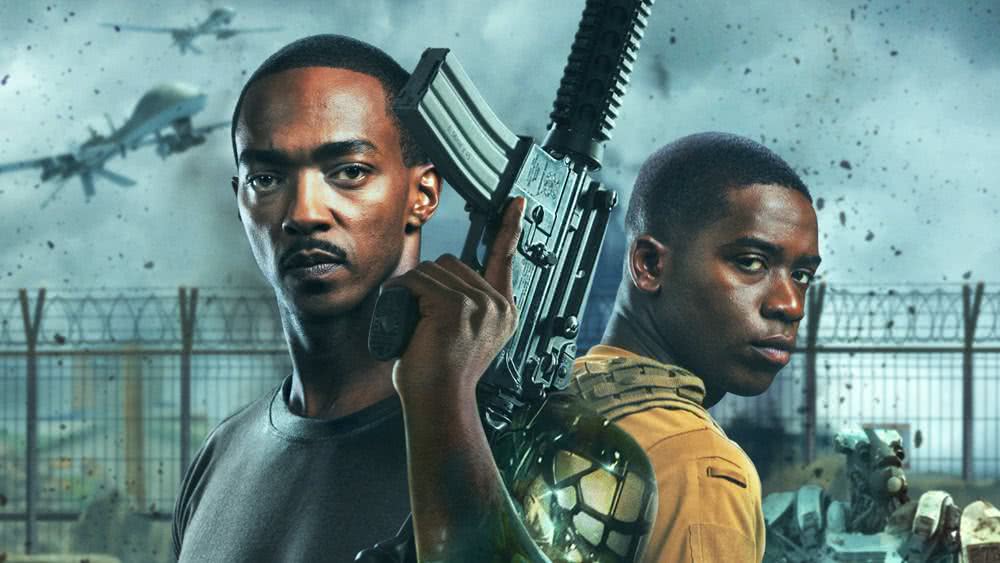 Anthony Mackie e Damson idris no cartaz de Zona De Combate (Divulgação/Netflix)