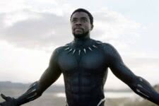Chadwick Boseman como Pantera Negra (Reprodução / Marvel)