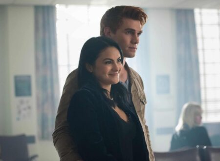 Archie (KJ Apa) e Veronica (Camila Mendes) em Riverdale (Reprodução)