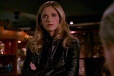 Buffy (Sarah Michelle Gellar) em Buffy - A Caça Vampiros