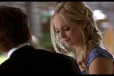Caroline (Candice Accola) em The Vampire Diaries: (Reprodução)