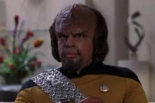 Worf (Michael Dorn) em Star Trek: Generations (Reprodução)