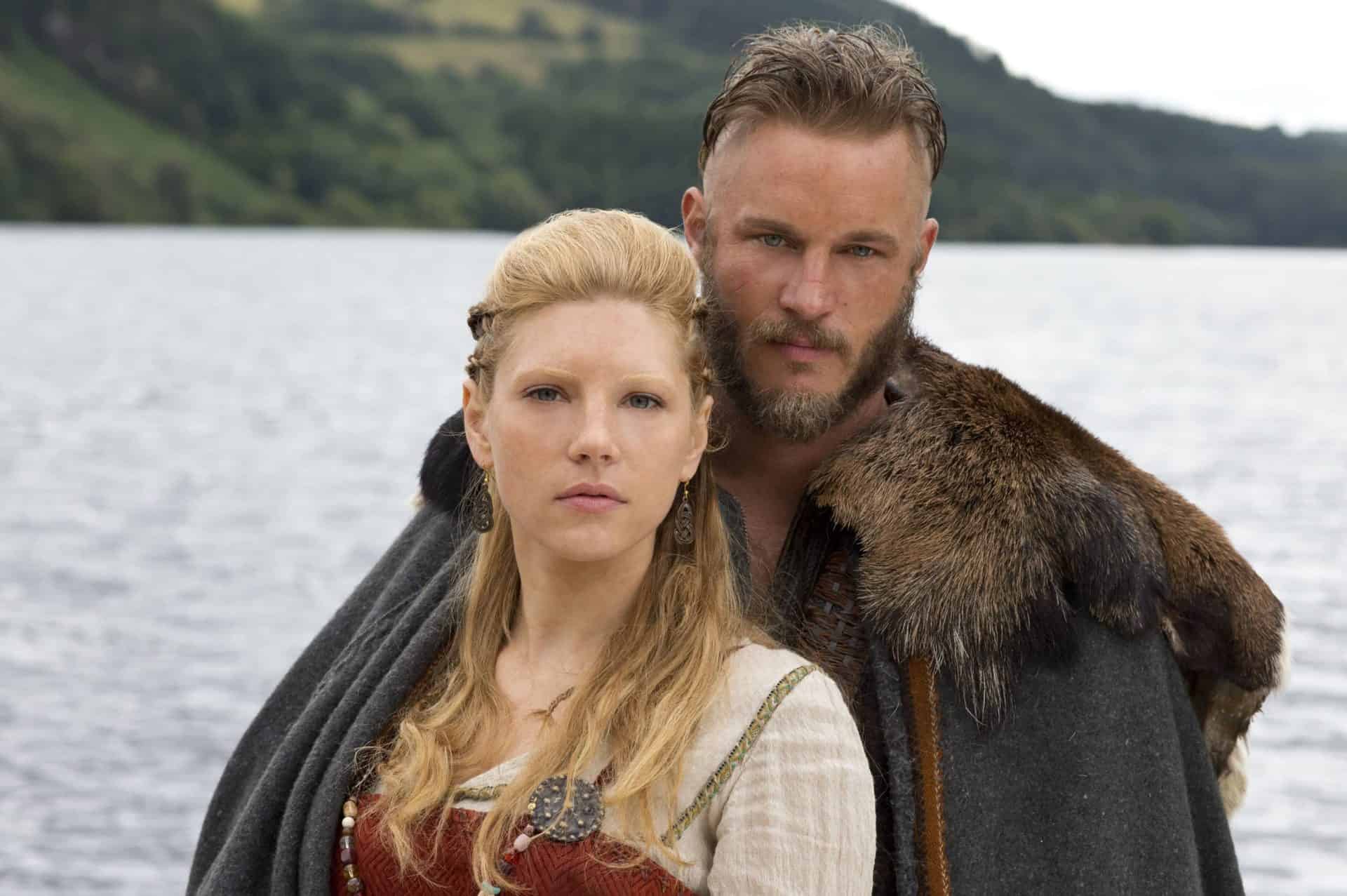 Ragnar (Travis Fimmel) and Lagertha (Katheryn Winnick) in Vikings (Reproduction)