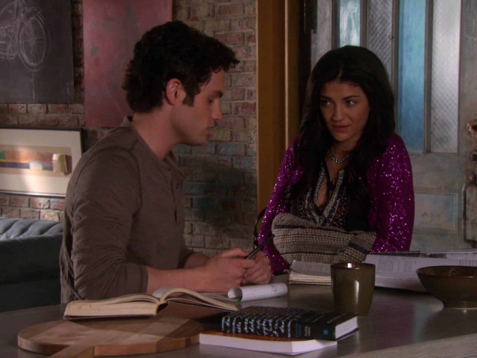 Vanessa (Jessica Szohr) e Dan (Penn Badgley) em Gossip Girl (Reprodução)