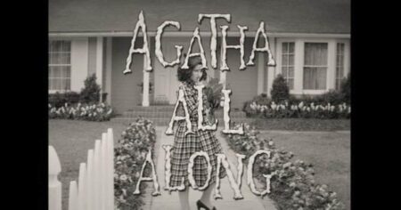 WandaVision | Agatha All Along ganha o Emmy de melhor música Agatha Harkness (Kathryn Hahn) em WandaVision (Reprodução / Disney+)