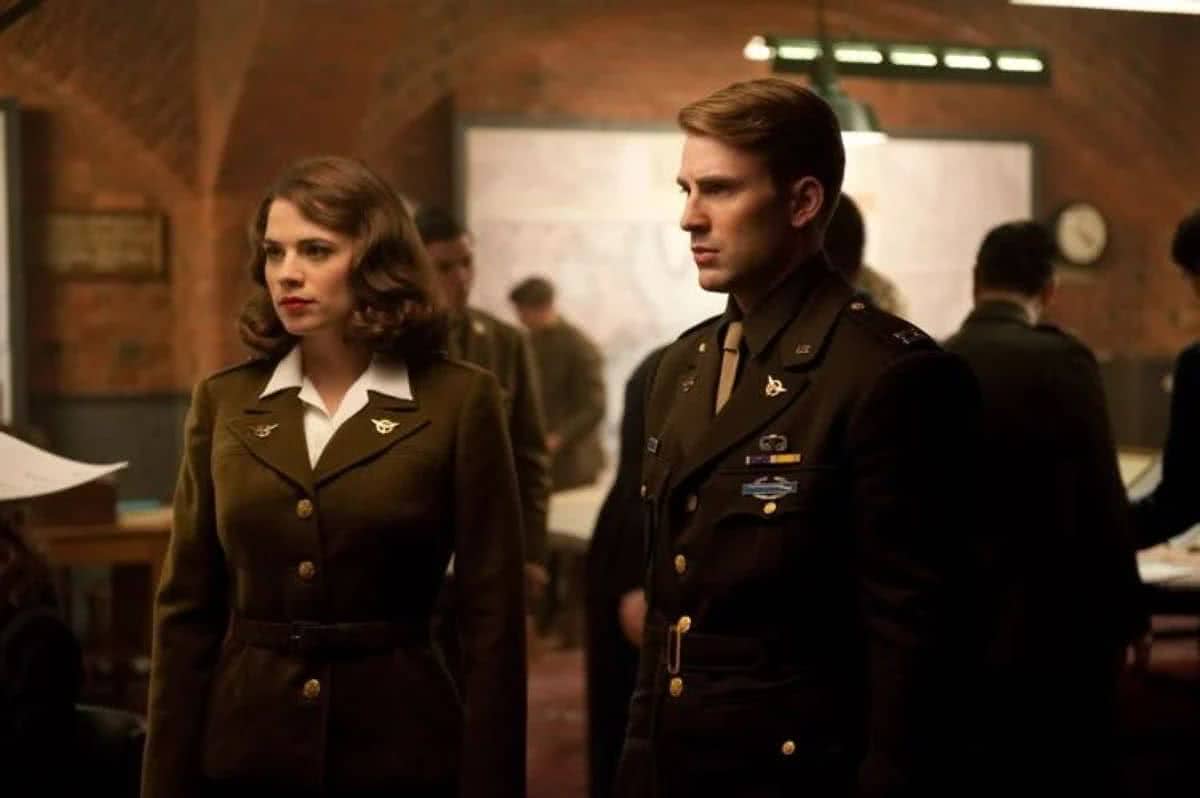 Peggy (Hayley Atwell) e Steve (Chris Evans) em Capitão América: O Primeiro Vingador (Reprodução / Marvel)